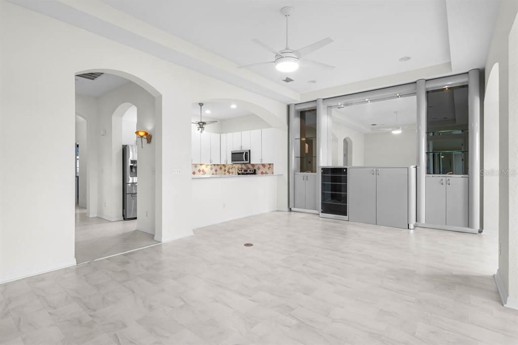 На продажу: $305,000 (3 спален, 2 ванн, 1881 Квадратных фут)