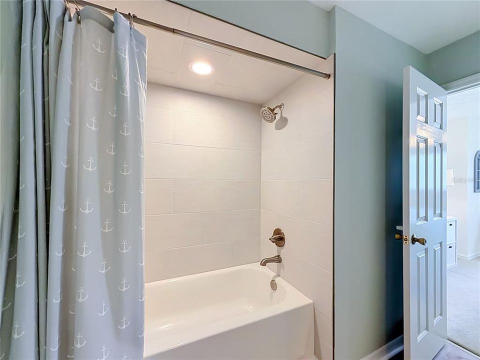 En Venta: $329,900 (2 camas, 2 baños, 1080 Pies cuadrados)