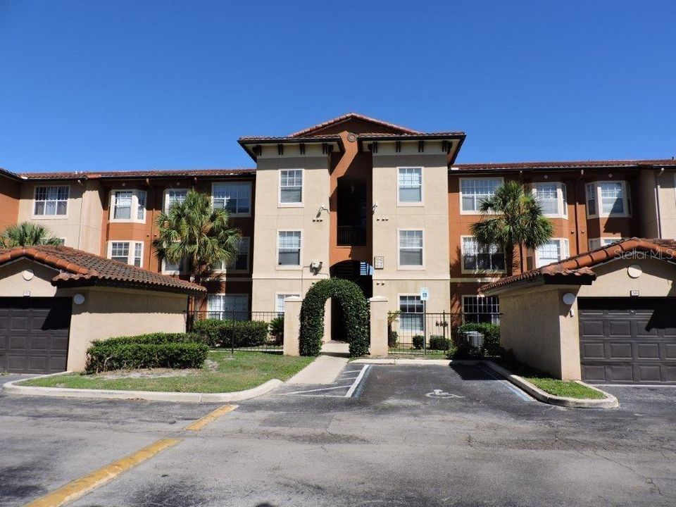 For Rent: $1,595 (2 beds, 2 baths, 1073 Square Feet)