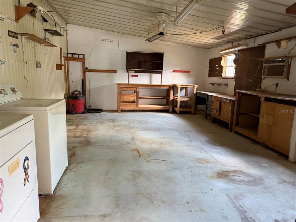 For Sale: $147,900 (2 beds, 2 baths, 1152 Square Feet)