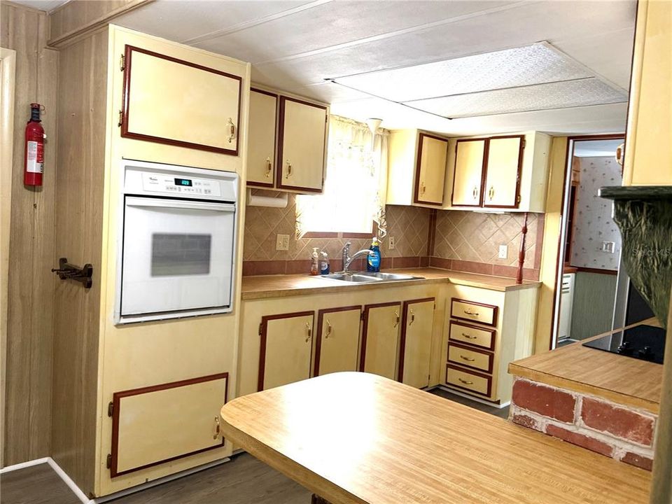 For Sale: $147,900 (2 beds, 2 baths, 1152 Square Feet)