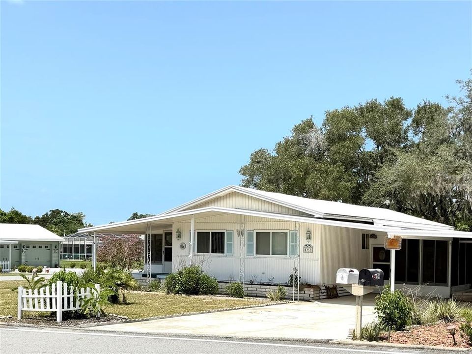For Sale: $147,900 (2 beds, 2 baths, 1152 Square Feet)