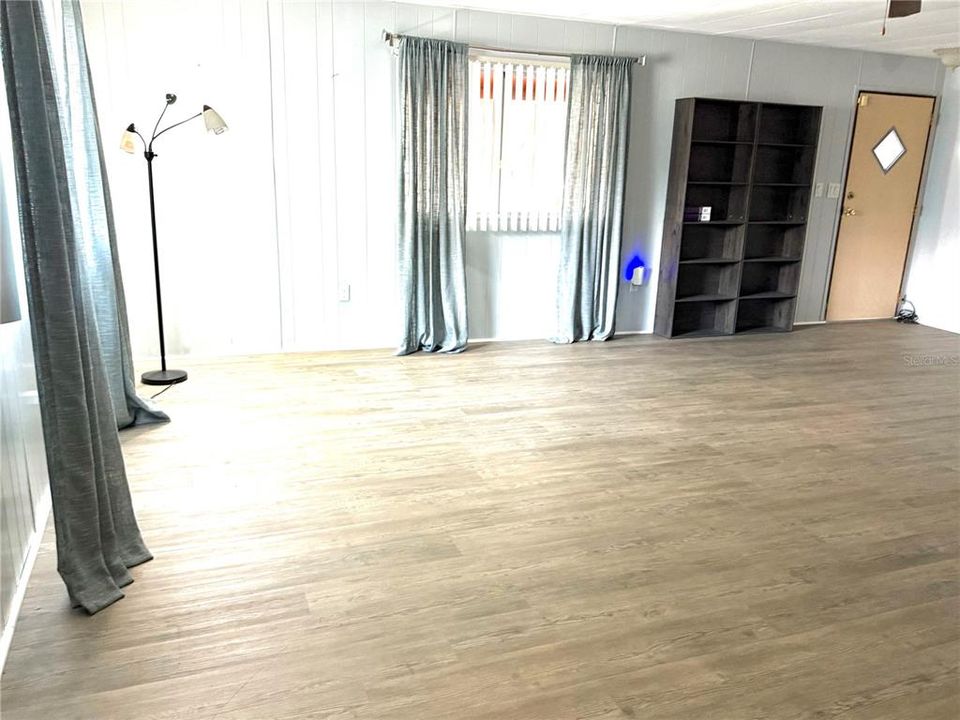For Sale: $147,900 (2 beds, 2 baths, 1152 Square Feet)