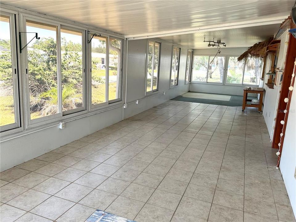 For Sale: $147,900 (2 beds, 2 baths, 1152 Square Feet)