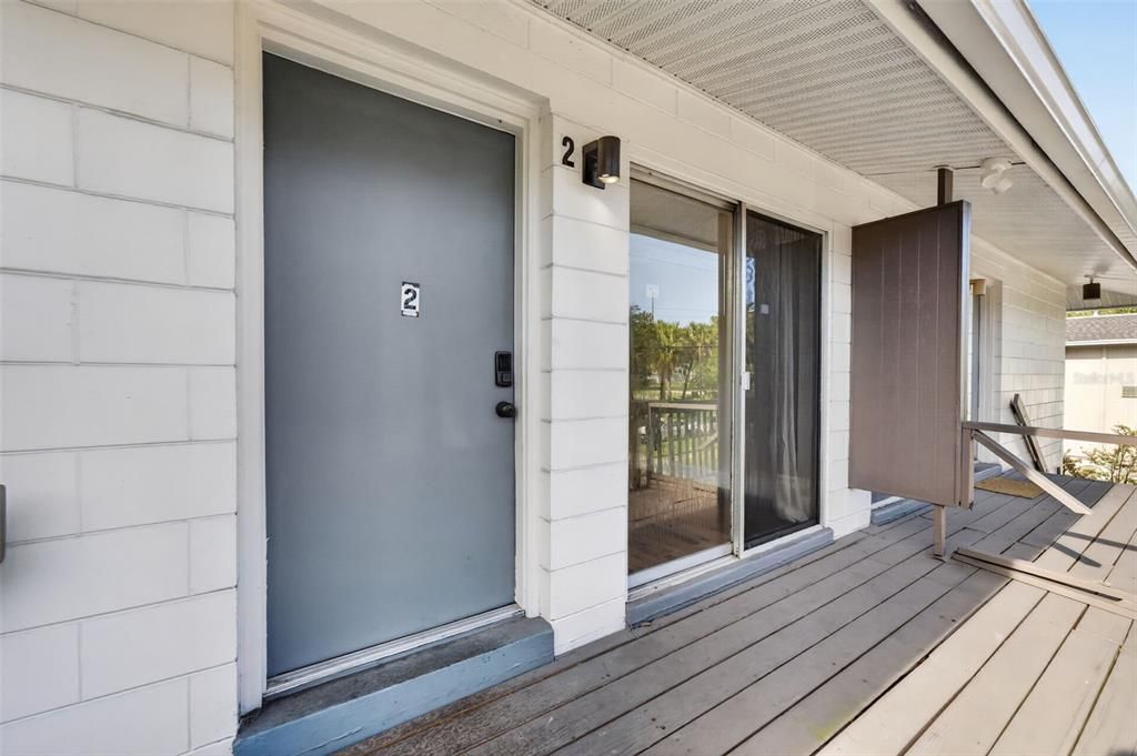 For Sale: $169,000 (1 beds, 1 baths, 636 Square Feet)