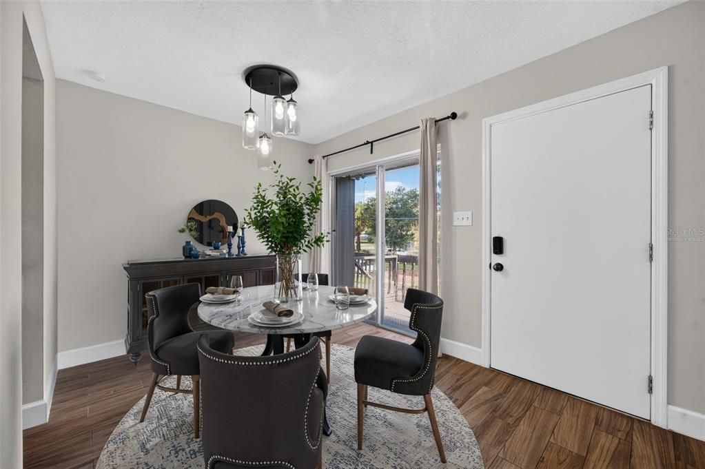 For Sale: $169,000 (1 beds, 1 baths, 636 Square Feet)