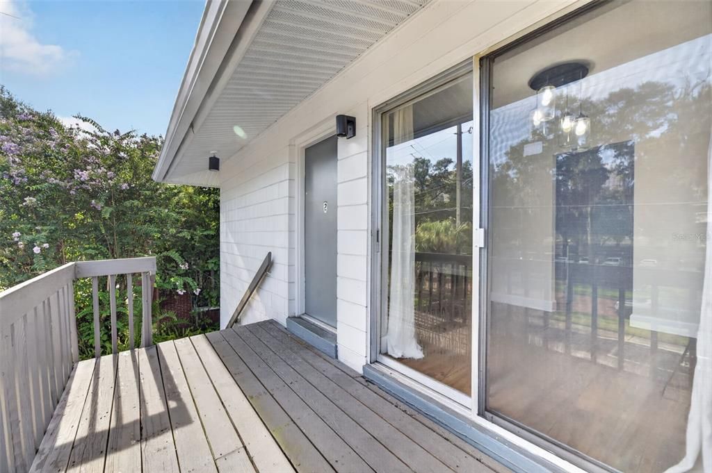 For Sale: $169,000 (1 beds, 1 baths, 636 Square Feet)
