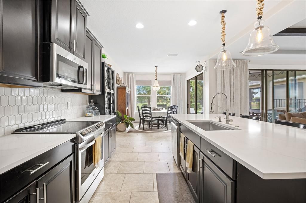 En Venta: $875,000 (4 camas, 4 baños, 3348 Pies cuadrados)