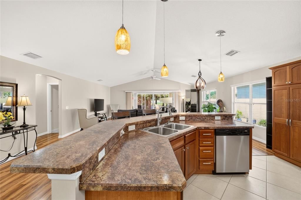 En Venta: $535,000 (3 camas, 2 baños, 1787 Pies cuadrados)