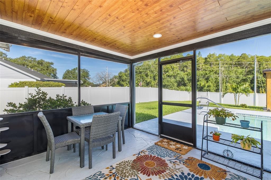 Под контрактом: $325,000 (3 спален, 2 ванн, 1364 Квадратных фут)
