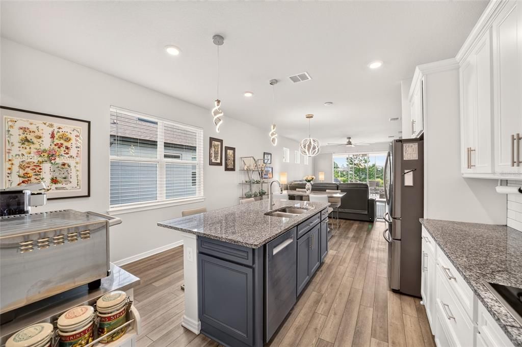 For Sale: $339,950 (2 beds, 2 baths, 1656 Square Feet)