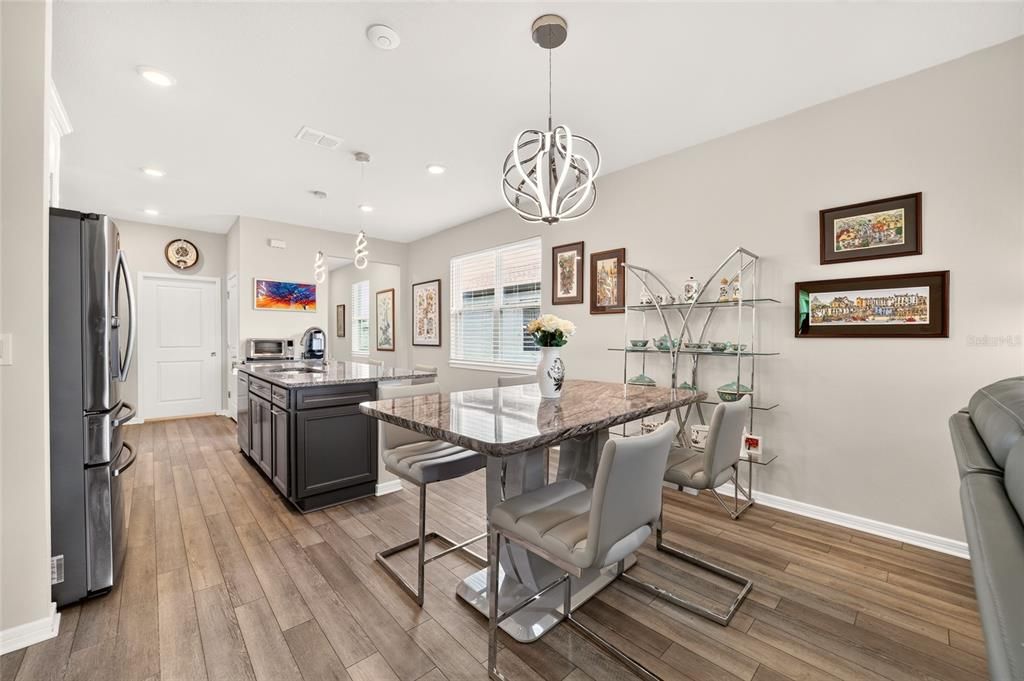For Sale: $339,950 (2 beds, 2 baths, 1656 Square Feet)