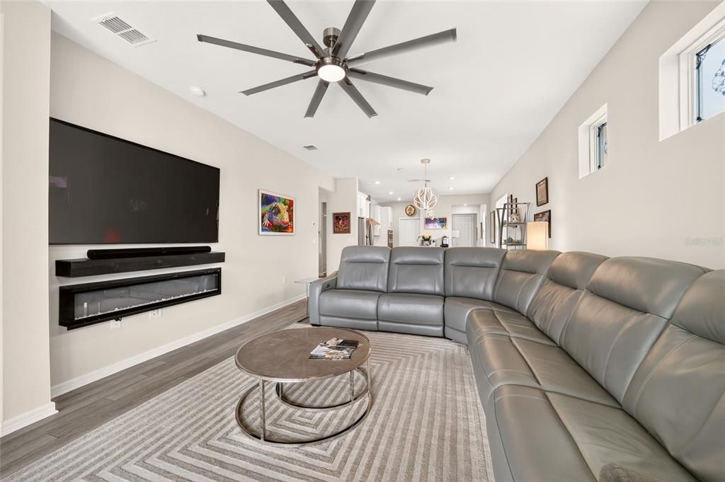 For Sale: $339,950 (2 beds, 2 baths, 1656 Square Feet)