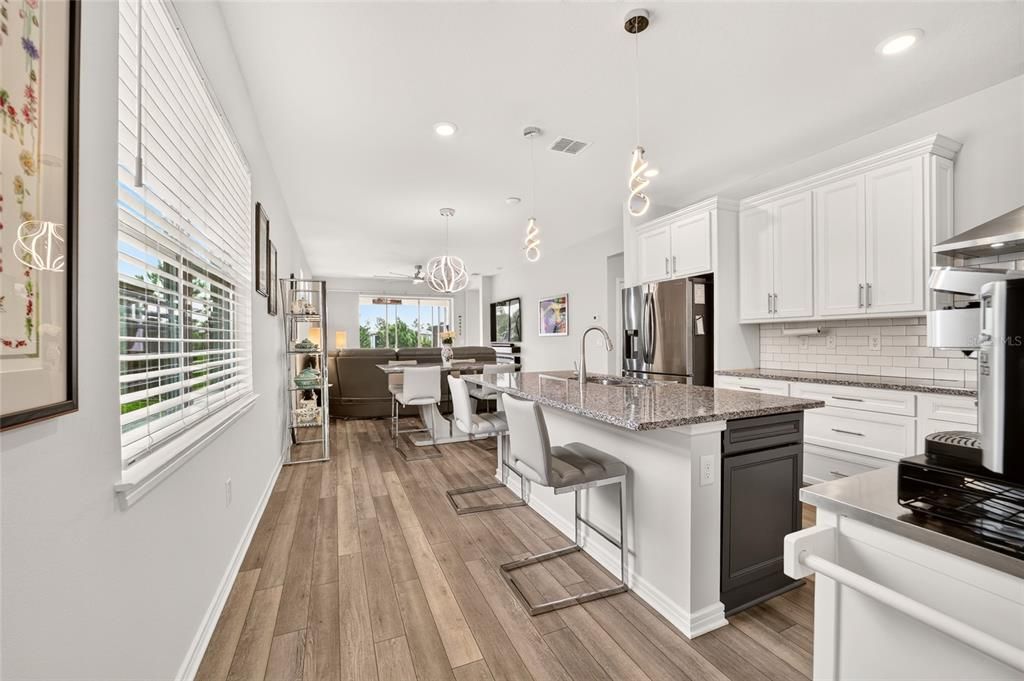 For Sale: $339,950 (2 beds, 2 baths, 1656 Square Feet)