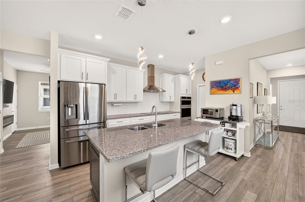For Sale: $339,950 (2 beds, 2 baths, 1656 Square Feet)