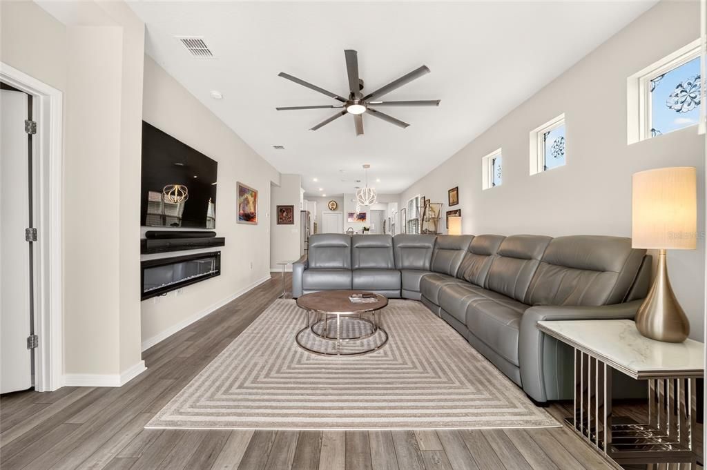 For Sale: $339,950 (2 beds, 2 baths, 1656 Square Feet)