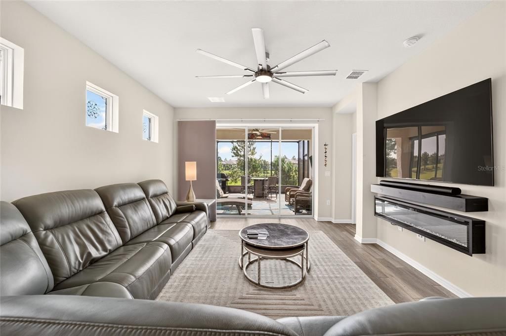 For Sale: $339,950 (2 beds, 2 baths, 1656 Square Feet)