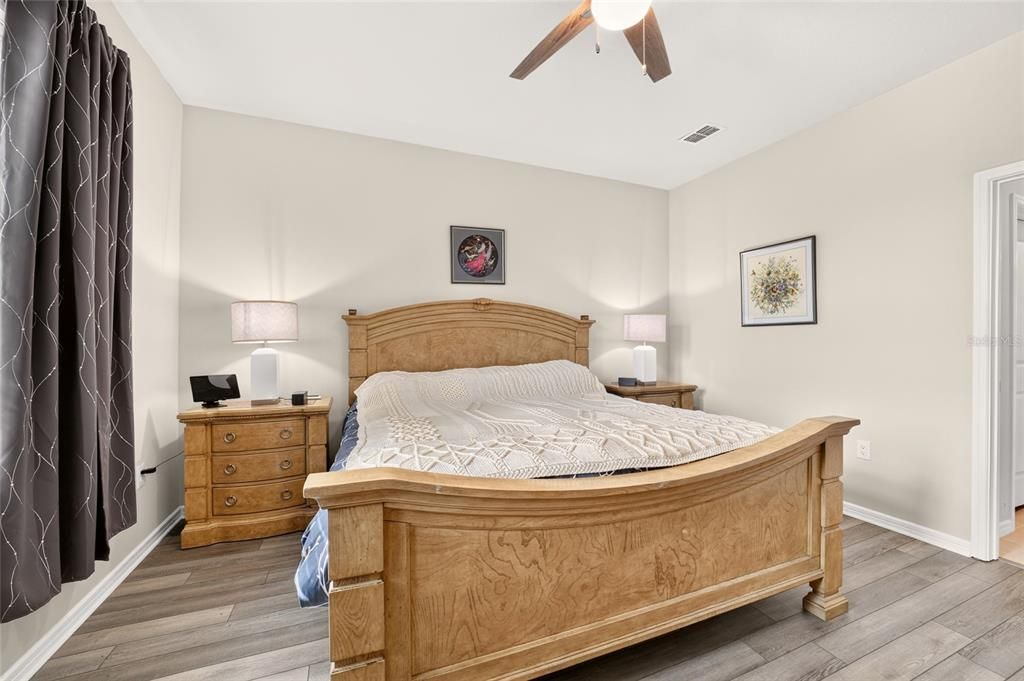 For Sale: $339,950 (2 beds, 2 baths, 1656 Square Feet)