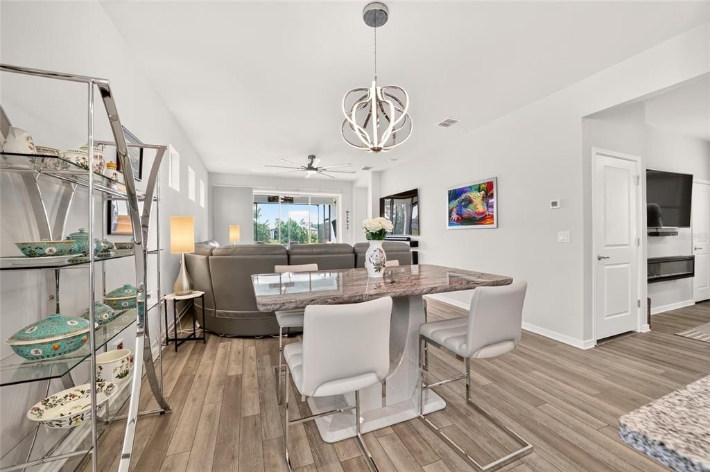 For Sale: $339,950 (2 beds, 2 baths, 1656 Square Feet)