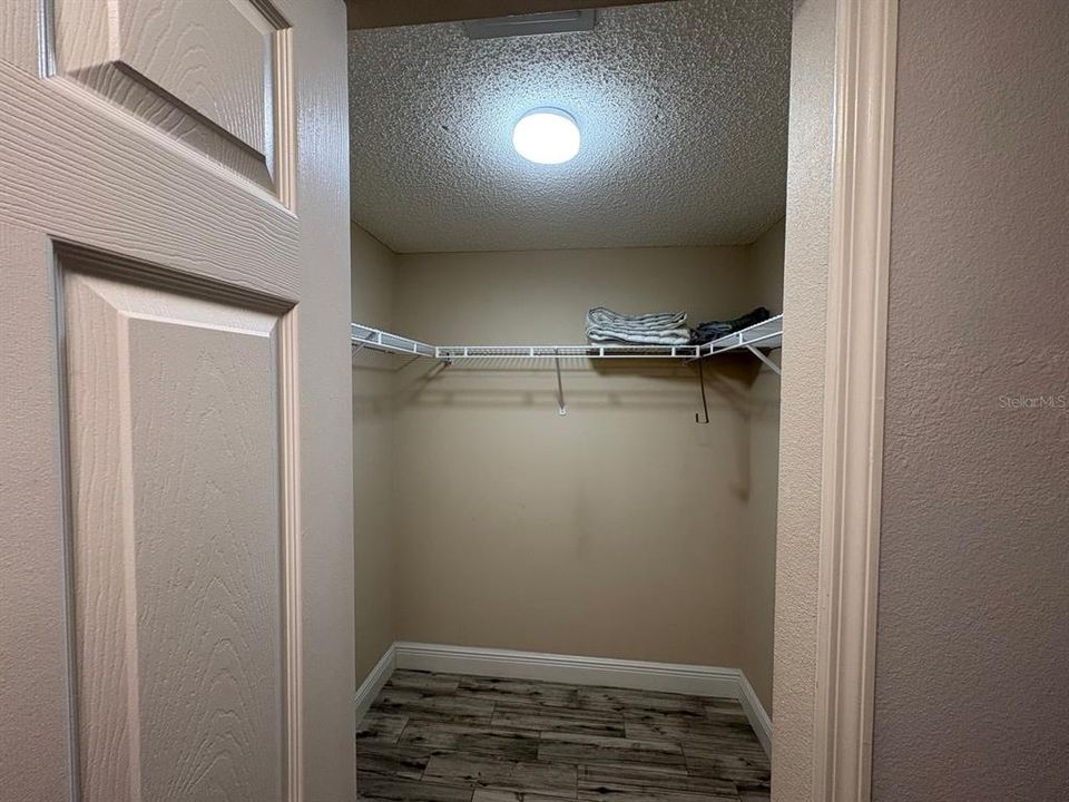En Venta: $450,000 (4 camas, 2 baños, 1926 Pies cuadrados)