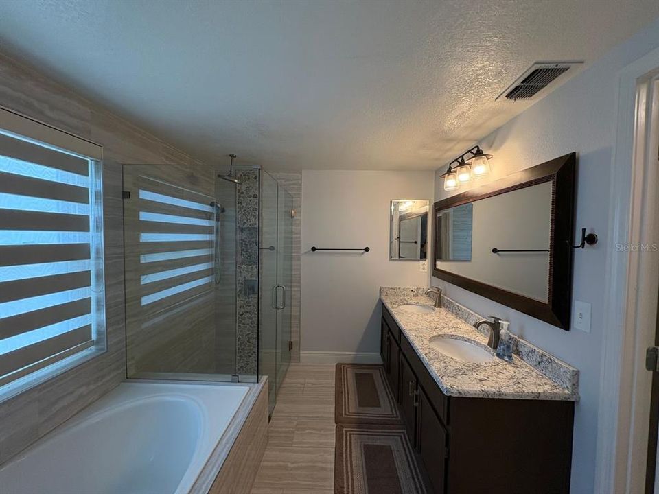En Venta: $450,000 (4 camas, 2 baños, 1926 Pies cuadrados)