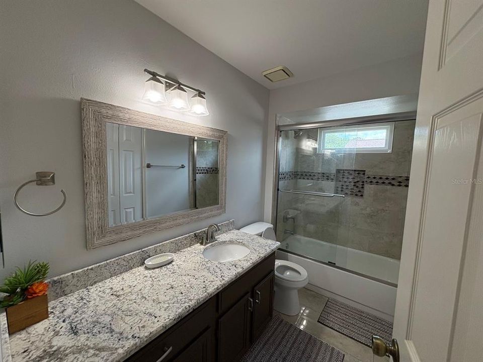 En Venta: $450,000 (4 camas, 2 baños, 1926 Pies cuadrados)