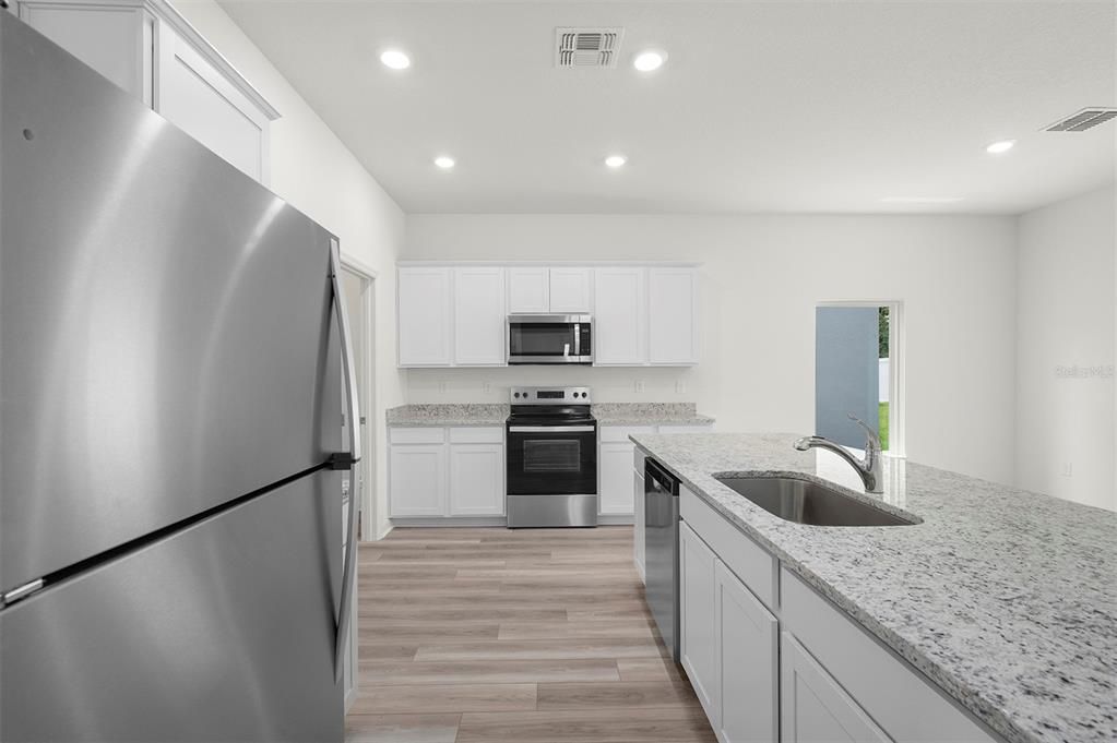 Active With Contract: $404,900 (5 beds, 2 baths, 2461 Square Feet)