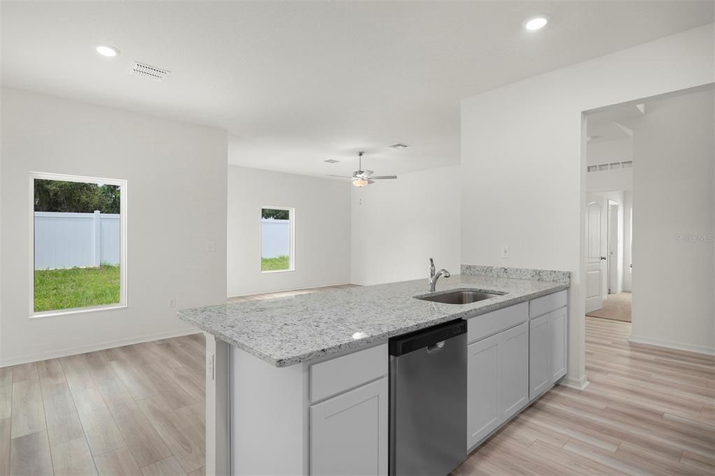 Active With Contract: $404,900 (5 beds, 2 baths, 2461 Square Feet)