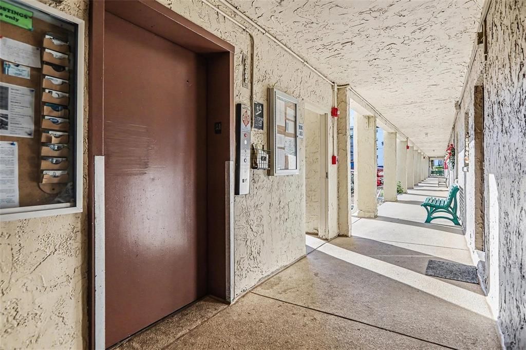 На продажу: $59,999 (2 спален, 1 ванн, 912 Квадратных фут)