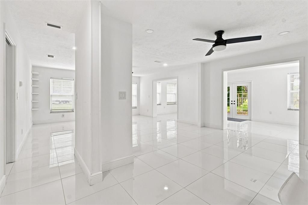 En Venta: $549,000 (3 camas, 2 baños, 1744 Pies cuadrados)