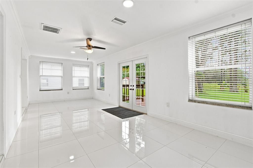 En Venta: $549,000 (3 camas, 2 baños, 1744 Pies cuadrados)