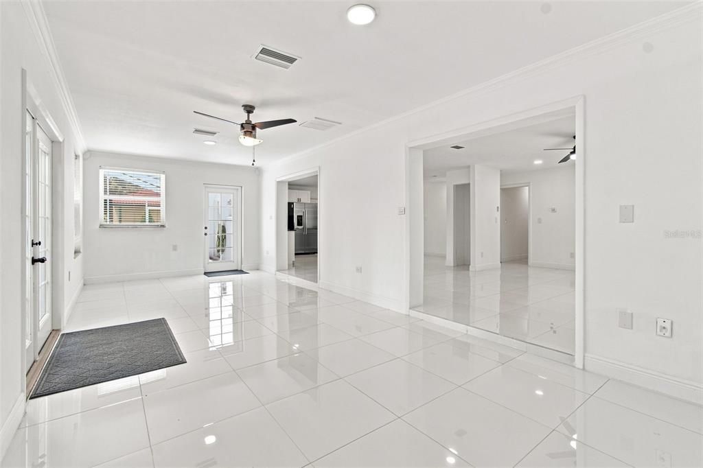 En Venta: $549,000 (3 camas, 2 baños, 1744 Pies cuadrados)