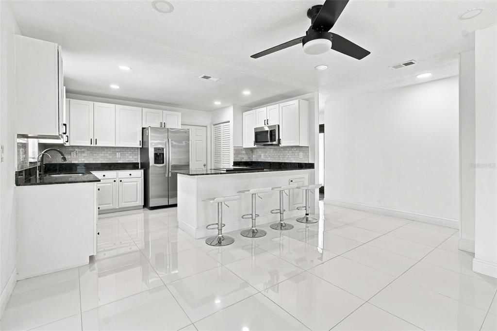En Venta: $549,000 (3 camas, 2 baños, 1744 Pies cuadrados)