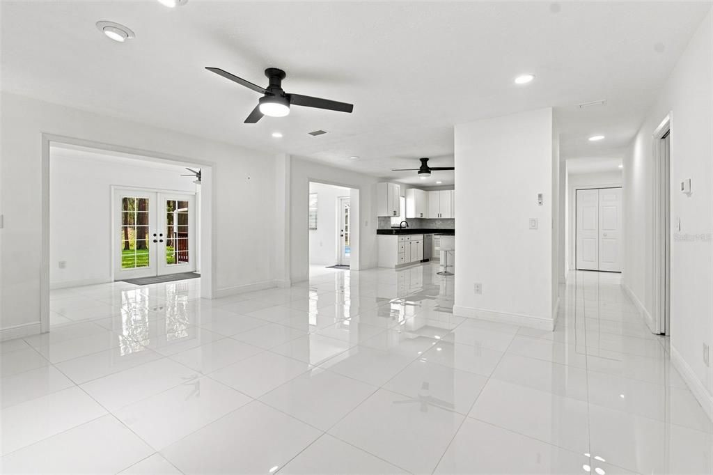 En Venta: $549,000 (3 camas, 2 baños, 1744 Pies cuadrados)