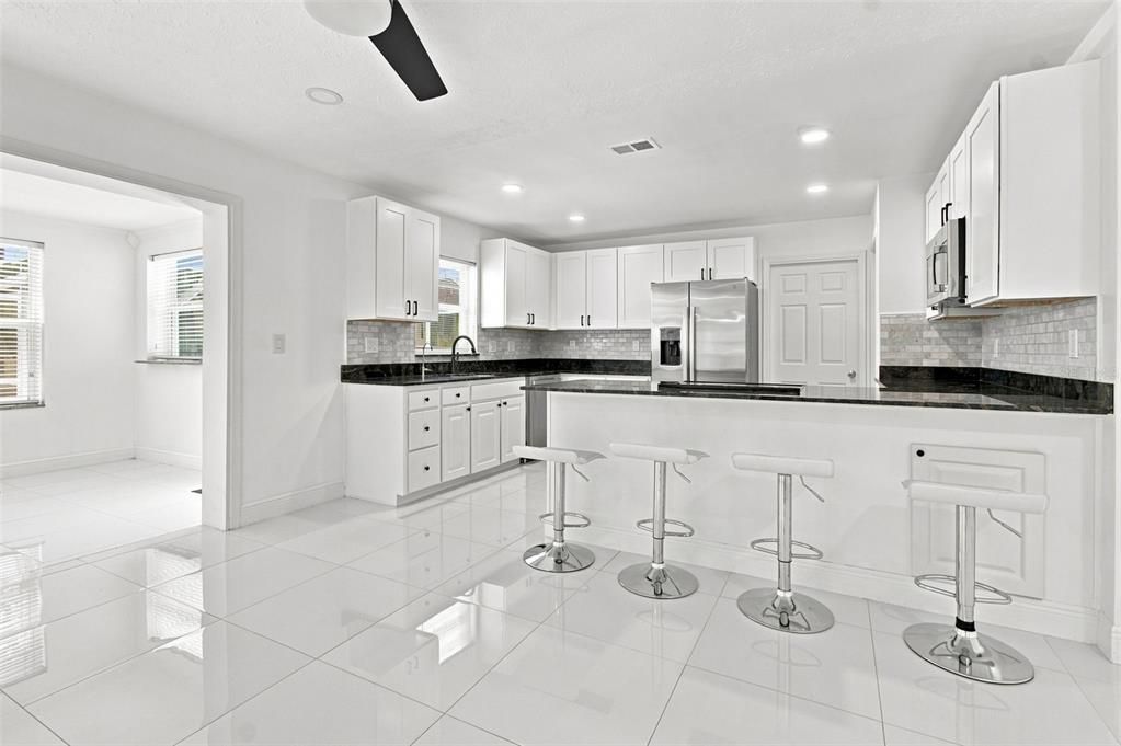 En Venta: $549,000 (3 camas, 2 baños, 1744 Pies cuadrados)