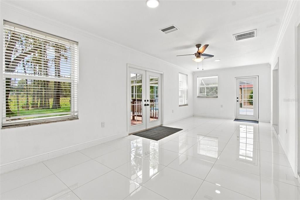 En Venta: $549,000 (3 camas, 2 baños, 1744 Pies cuadrados)