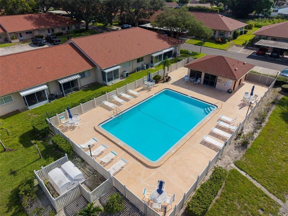 На продажу: $225,000 (2 спален, 2 ванн, 815 Квадратных фут)