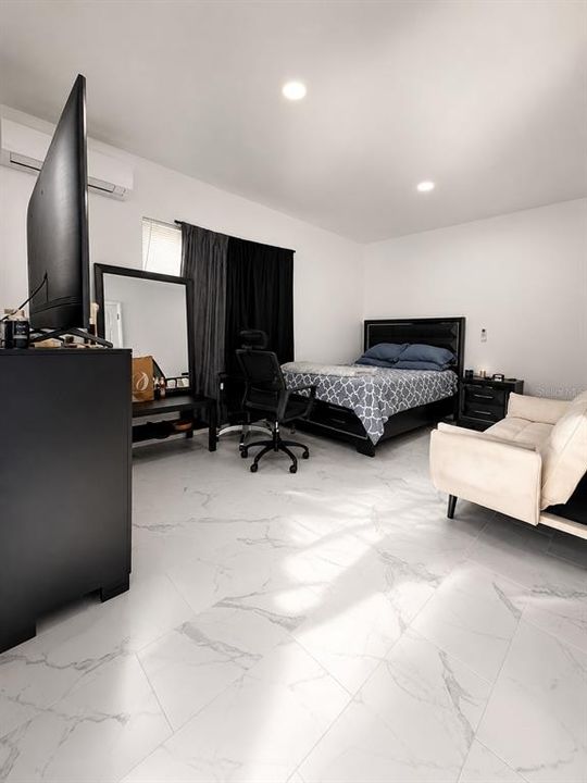 En Venta: $499,999 (4 camas, 3 baños, 1646 Pies cuadrados)