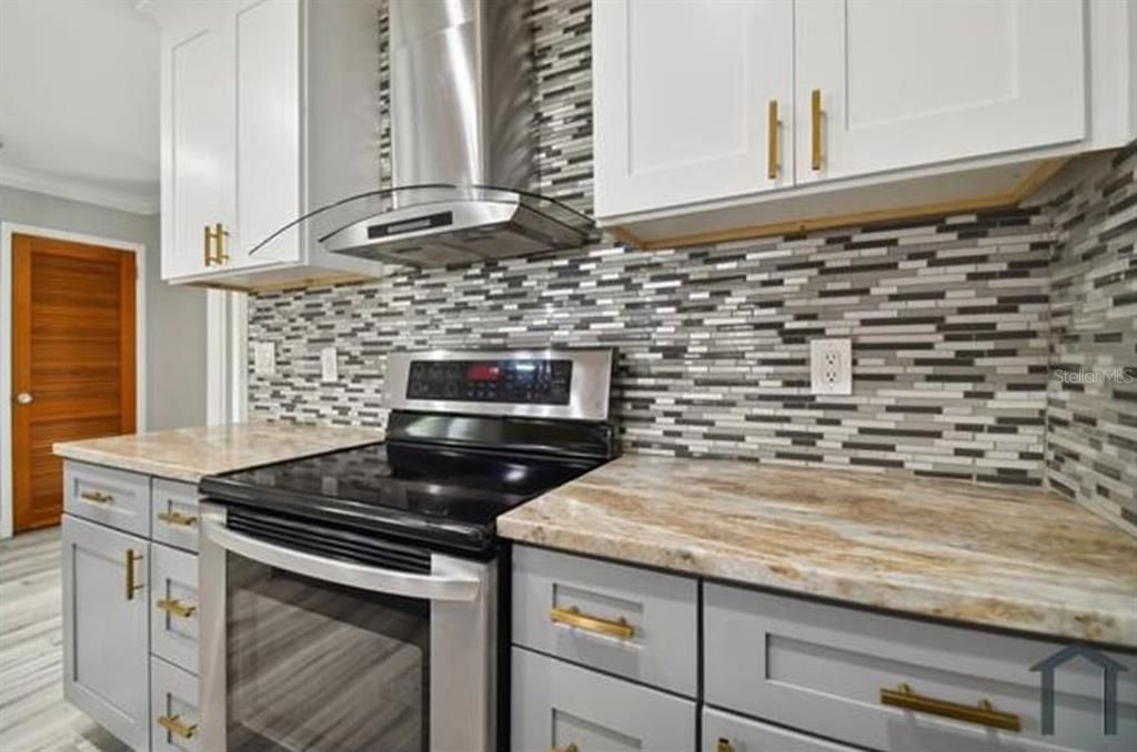 En Venta: $499,999 (4 camas, 3 baños, 1646 Pies cuadrados)