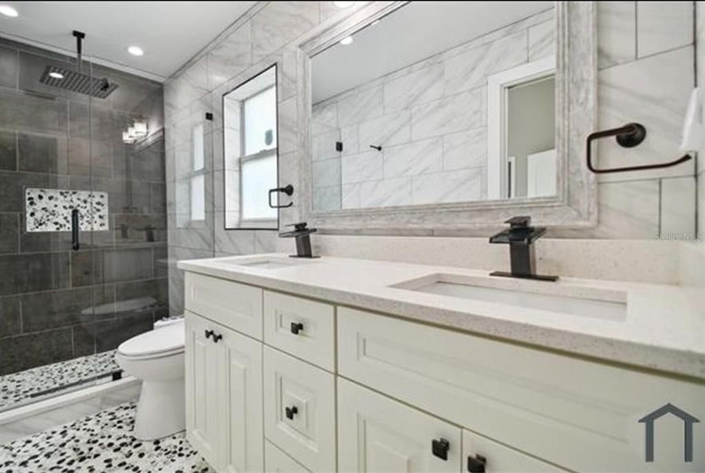 En Venta: $499,999 (4 camas, 3 baños, 1646 Pies cuadrados)