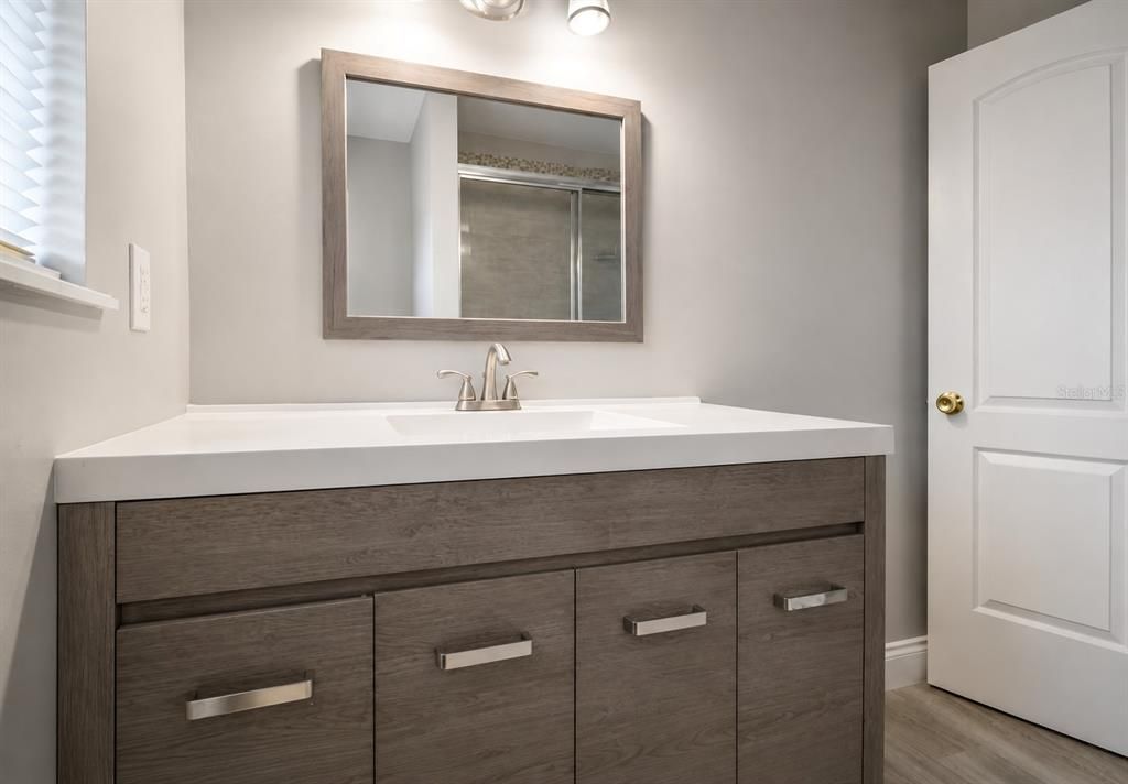 En Venta: $499,999 (4 camas, 3 baños, 1646 Pies cuadrados)