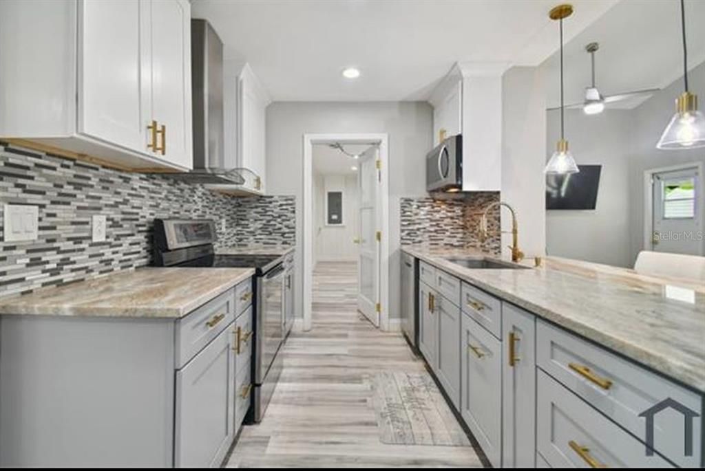 En Venta: $499,999 (4 camas, 3 baños, 1646 Pies cuadrados)