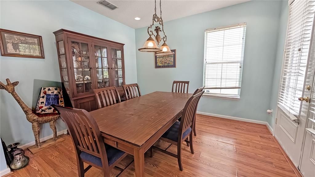 For Sale: $875,000 (4 beds, 3 baths, 2587 Square Feet)
