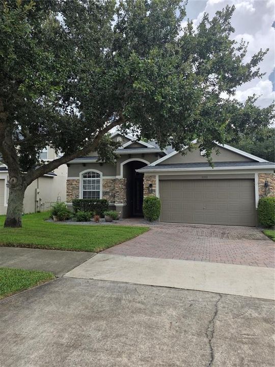 For Rent: $2,895 (4 beds, 2 baths, 1941 Square Feet)