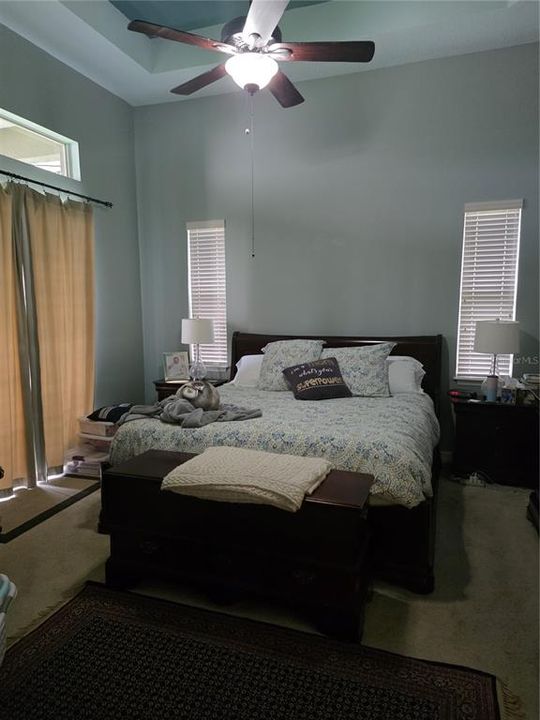 For Rent: $2,895 (4 beds, 2 baths, 1941 Square Feet)