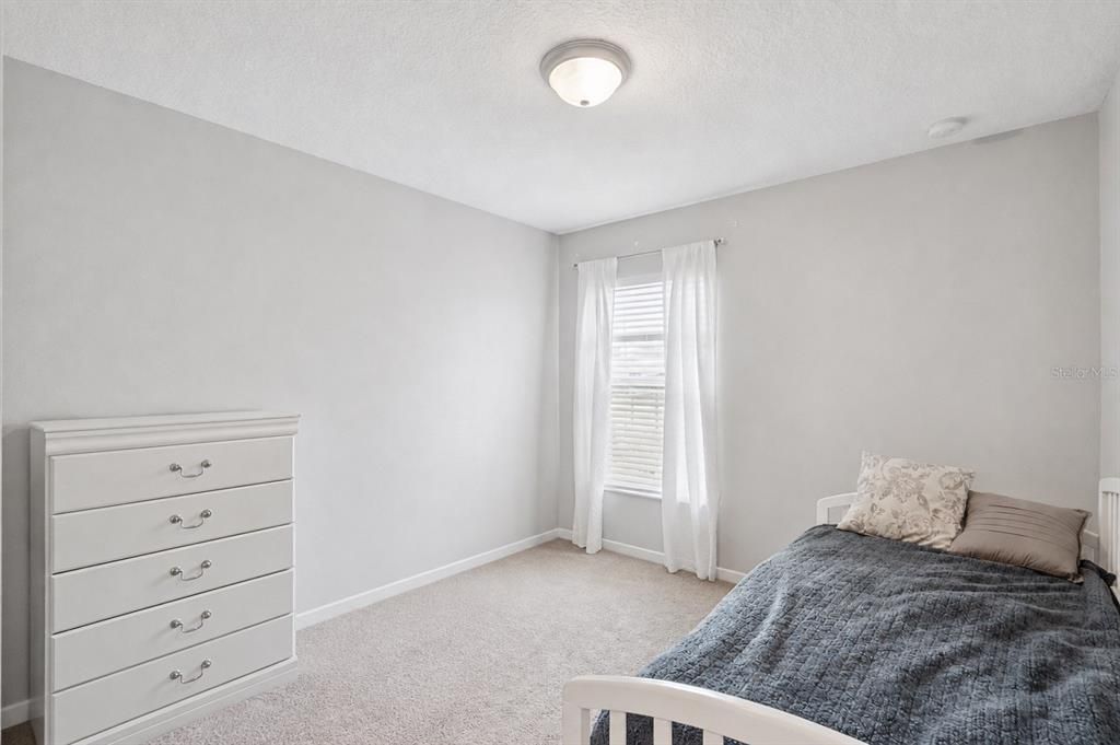 For Sale: $400,000 (3 beds, 2 baths, 1434 Square Feet)