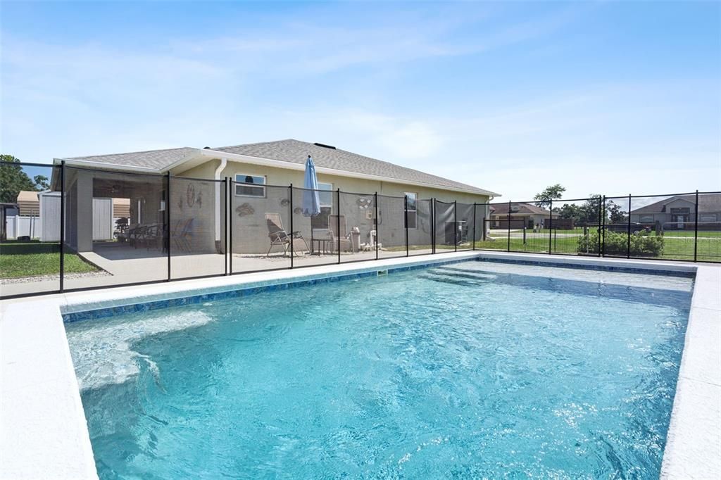 For Sale: $400,000 (3 beds, 2 baths, 1434 Square Feet)