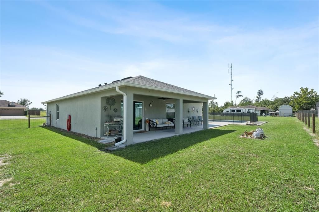 For Sale: $400,000 (3 beds, 2 baths, 1434 Square Feet)
