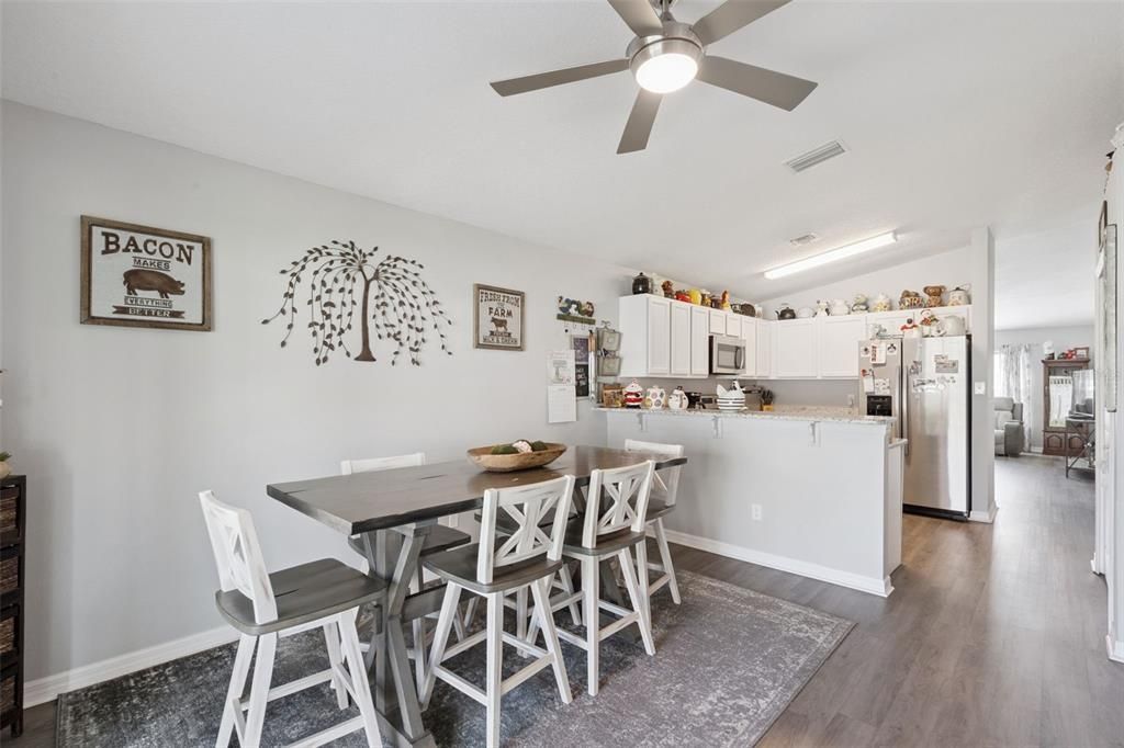 For Sale: $400,000 (3 beds, 2 baths, 1434 Square Feet)