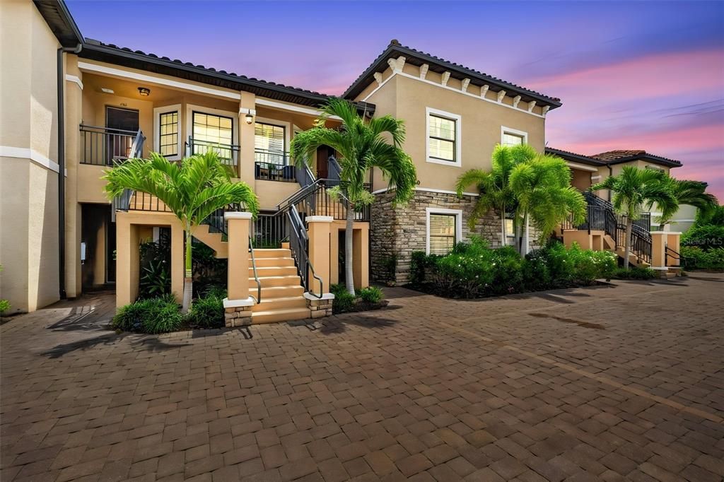 Active With Contract: $379,000 (2 beds, 2 baths, 1528 Square Feet)